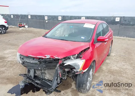 2015 Nissan Sentra Sr z USA, uszkodzony, nr VIN 3N1AB7APXFY291806